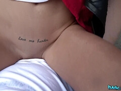 Sucer une bite, Bâillonner, Seins naturels, De plein air, Public