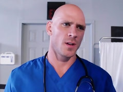 Slutty doctor gets her cut filed with a shaved one