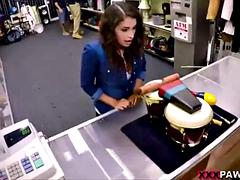 Amateur, Nana, Gros seins, Noire, Sucer une bite, Brunette brune, Public, Nénés