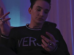 Leie, Tussi, Grosse titten, Pummelig, Lesbisch, Tätowierung, Jungendliche (18+)