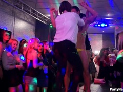 18 jahre, Leie, Blasen, Bekleidet, Hardcore, Interrassisch, Höschen, Titten