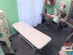 Tir de sperme, En levrette, Léchez, Infirmière, Bureau, Chatte, Uniforme, Voyeur