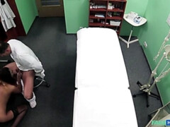 Leie, Arsch, Blasen, Arzt, Fingern, Muschi, Titten, Spanner