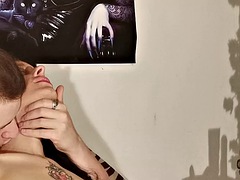 Enthousiasteling, Fetisj, Slet, Tatoeage, Tiener