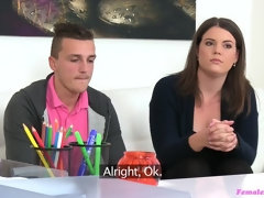 69, Sucer une bite, Éjaculation interne, Gode, 2 femmes 1 homme, Bureau, Chatte, Jouets