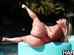 Grosser arsch, Grosser schwanz, Bikini, Blondine, Blasen, Kehlenfick, Schwanz, Reiten