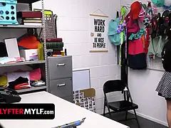 Grosse titten, Sperma im mund, Spermaladung, Brille, Muschi, Sklave, Sich ausziehen, Taboo