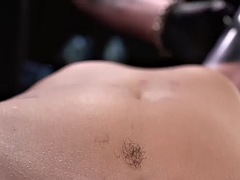 緊縛, ボンデージ, ディルド, 指いじり, 毛深い, タトゥー, オッパイの, おもちゃ