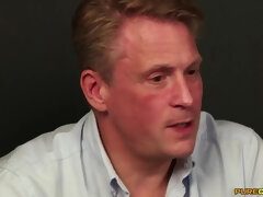 Lieveling, Pijpbeurt, Naakte man aangeklede vrouw, Dominante vrouw, Kwartet, Handbeurt, Hardcore, Lesbisch