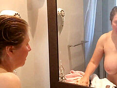 Большая жопа, Домашнее видео, Зрелые, Мамочка, Подглядывание