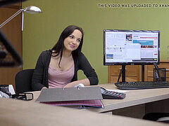 Sucer une bite, Brunette brune, Européenne, Bureau