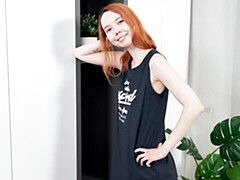 18 jaar, Enthousiasteling, Kont, Vingeren, Masturbatie, Natuurlijke tieten, Roodharige vrouw, Tieten likken