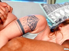 Slaapkamer, Grote mammen, Pijpbeurt, Diep in de keel, Kokhalzen, Vriendin, Doordringend, Roodharige vrouw