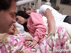 Papá, Cuadrupleta, Sexo duro, Orgía, Fiesta, Pequeña, Flaco, Adolescente