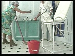 Mamada, Corridas, Médico, Penetracion con puños, Alemán, Abuelita, Peludo, Coño