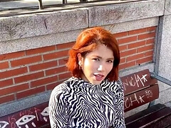 18 ans, Asiatique, Sucer une bite, Doigter, Souple, Hard, Massage, Rousse roux