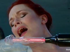 In den arsch, Dildo, Elektrisch, Weibliche domination, Lesbisch, Bestrafung, Muschi, Sklave