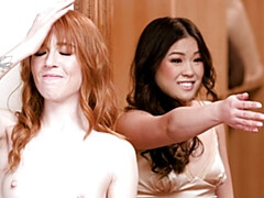 18 летние, Пальцем, Поцелуи, Лесбиянка, Лизание, Натуральные сиськи, Бритые, Стриптизерша