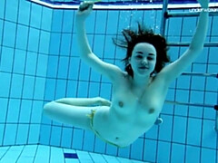 Culo, Morena, Fetiche, Al aire libre, Piscina, Público, Coño, Tetas