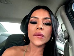 Beauté, Grosse bite, Voiture, Fille latino, Masturbation, Pov, Public, Transsexuelle