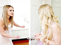 Большая жопа, Пальцем, Лесбиянка, Натуральные сиськи, Киски, Бритые, Молоденькие, Сиськи