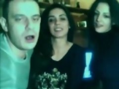 Leie, Blasen, Braunhaarige, Hardcore, Flotter dreier, Netzkamera