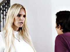 Gros cul, Gorge profonde, Gode, En levrette, Doigter, Chatte, Chevaucher, Adolescente