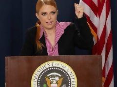 お尻, デカパイ, バック, 手コキする, 淫乱熟女, 赤毛, ストッキング, ストリッピング