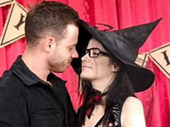 18 jahre, Grosser arsch, Grosser schwanz, Blasen, Braunhaarige, Hundestellung, Jungendliche (18+), Titten