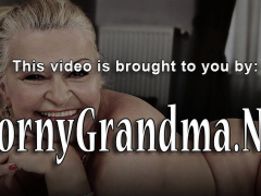 Blonde, Sucer une bite, En levrette, Faciale, Mamie, Hd