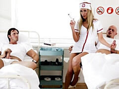 18 jaar, Kont, Grote lul, Pijpbeurt, Hondjeshouding, Verpleegster, Mager, Tieten likken