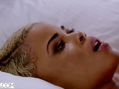 ブロンド, フェラチオ, 黒人, 顔射, なめる, オマンコ, 馬乗り, オッパイの