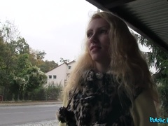 Arsch, Blasen, Betrug, Paar, Hundestellung, Im freien, Pov, Öffentlich