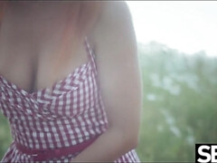 Gros seins, Sucer une bite, Plantureuse, Doigter, Petite amie, Mère que j'aimerais baiser, Seins naturels, Rétro