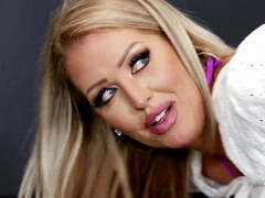 Анальный секс, Большая жопа, Большие сиськи, Блондинки, Минет, Лизание, Милф, Игрушки