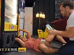 Grosse titten, Aufs gesicht abspritzen, Fingern, Hd, Interrassisch, Latina, Lecken, Muschi