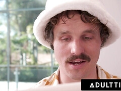 Tussi, Grosse titten, Blasen, Kehlenfick, Fingern, Hardcore, Titten, Nass