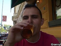 Beauté, Blonde, Sucer une bite, Femme couguar, Gorge profonde, Mère que j'aimerais baiser, Maman, Belle mère