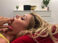 Grosse bite, Sucer une bite, Mignonne, Hard, Mère que j'aimerais baiser, Pov, Public, Rugueux