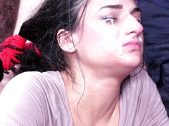 Brunette brune, Tir de sperme, Gorge profonde, Fétiche, Nourriture, Bâillonner, Hd, Esclave