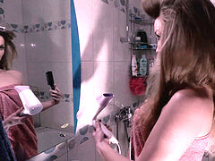 パンティ, 小柄, 現実