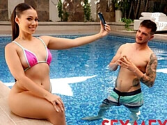 Gros cul, Grosse bite, Gros seins, Sucer une bite, En levrette, Mère que j'aimerais baiser, De plein air, Piscine