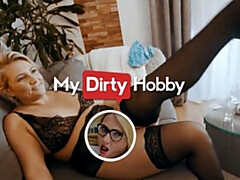 Gros cul, Grosse bite, Gros seins, Blonde, Sucer une bite, Allemand, Branlette thaïlandaise, Jarretelles