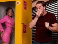 Tetas grandes, Morena, Estilo perrito, Sexo duro, Besar, Lamidas, Masturbación, Coño