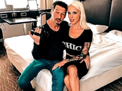 Schlafzimmer, Grosser schwanz, Grosse titten, Blondine, Blasen, Hundestellung, Milf, Pov