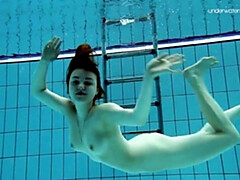 Tetas grandes, Hembra, Fetiche, Tetas naturales, Desnudo, Ruso, Ducha, Solo