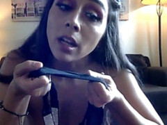 En levrette, Doigter, Béant, Seins naturels, Dénudage, Adolescente, Jouets, Webcam