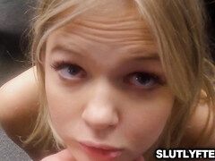 Blonde, Sucer une bite, Hard, Seins naturels, Bureau, Chatte, Adolescente, Nénés