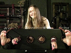 Enthousiasteling, Kont, Bondage discipline sadomasochisme, Blond, Gek, Voeten, Tieten likken, Nat