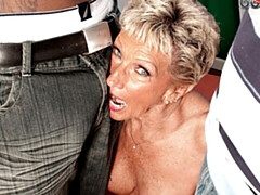 Gros cul, Grosse bite, Gros seins, Sucer une bite, En levrette, Mature, Mère que j'aimerais baiser